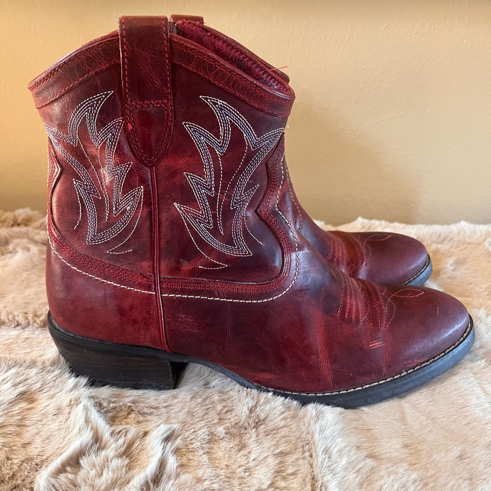 Ariat Billie Cowboy Boots 🤠